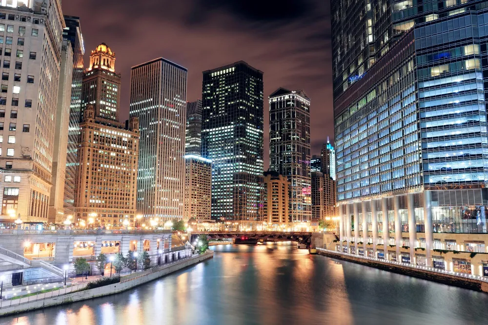 Skyscrapers along the Chicago River at night